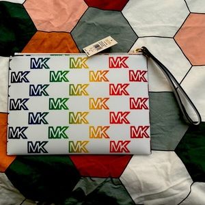 New Michael Kors Jet Set Travel X-Large Zip Clutch Wristlet Pride Optic White